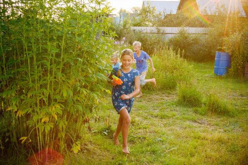 10 Backyard Games to Play with Your Kids